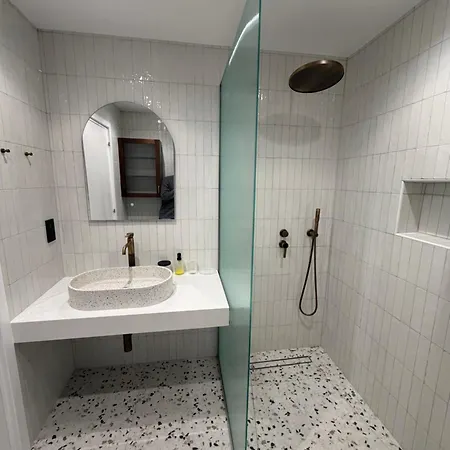 The Retro Kato 2 Min To The Apartment *