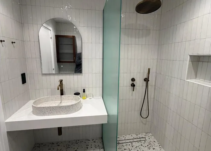 The Retro Kato 2 Min To The Daire *