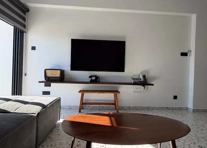 The Retro Kato 2 Min To The *